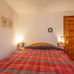 Apartman Joivy Family Apartment, Near Lifts, In *