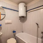 Joivy Family Apartment, Near Lifts, In